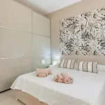 Appartamento Moresca , Tavolara Con Giardino E Vista Mare A 80 Mt Dalla Golfo Aranci