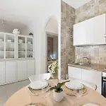 Moresca , Tavolara Con Giardino E Vista Mare A 80 Mt Dalla