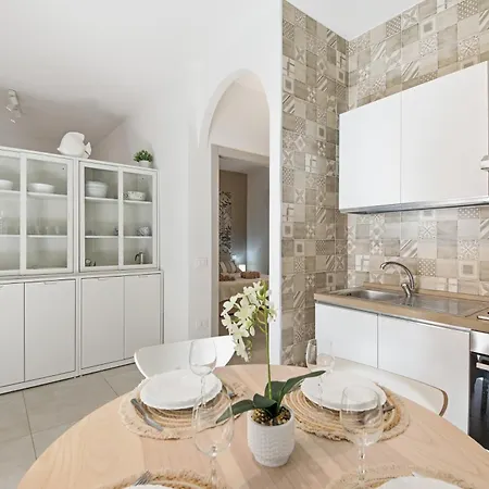Moresca , Tavolara Con Giardino E Vista Mare A 80 Mt Dalla