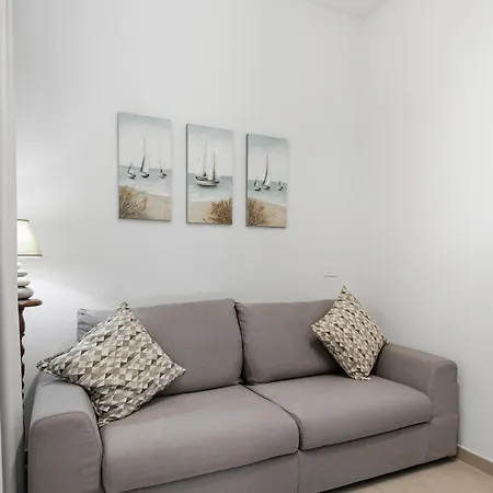 Appartamento Moresca , Tavolara Con Giardino E Vista Mare A 80 Mt Dalla Golfo Aranci