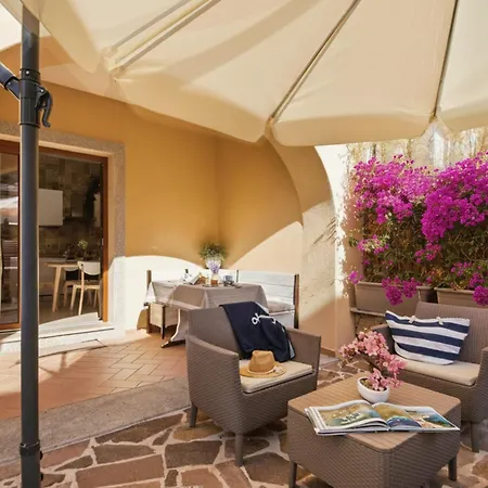 Moresca , Tavolara Con Giardino E Vista Mare A 80 Mt Dalla *