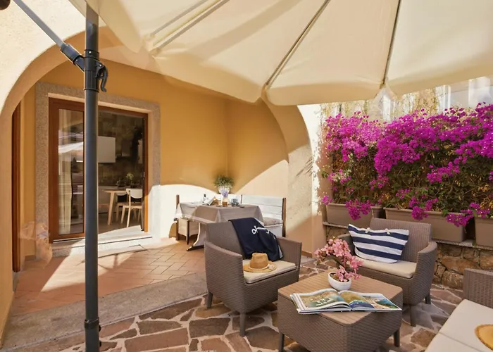 Moresca , Tavolara Con Giardino E Vista Mare A 80 Mt Dalla *